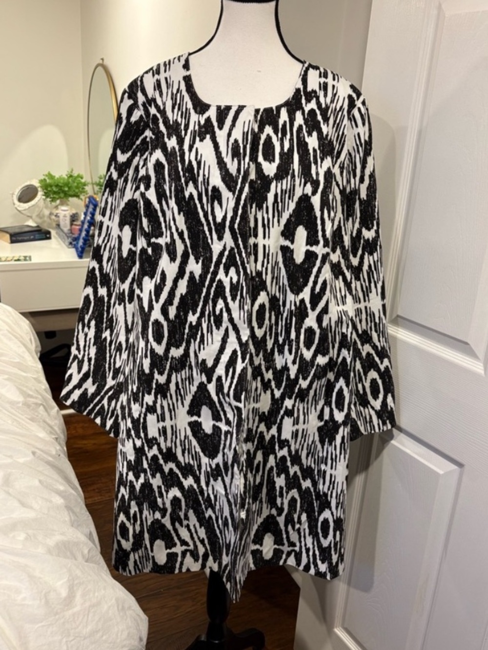 Guillaume Plus 2X Black White Abstract Cotton Duster Jacket